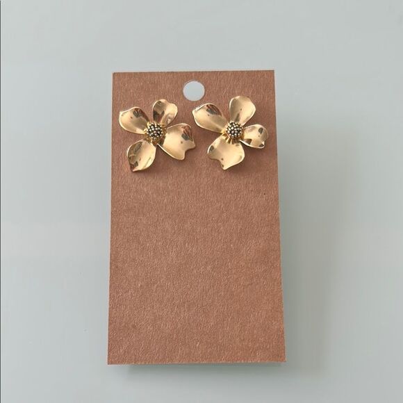 Gold Floral Earrings A961 - Picture 2 of 2